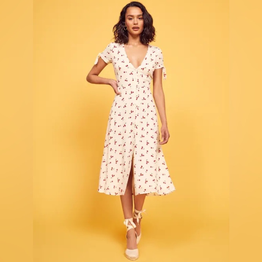 Reformation Rosalinda V-Neck Short Sleeve Dress. Size 0